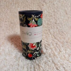 Pretty Swig Skinny Can Cooler - Navy & Red‎ Flowers - NEW